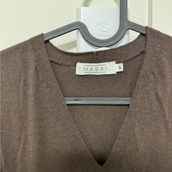 Brown V-Neck Dress - Picture 2 of 3